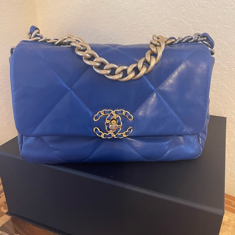 Chanel 19 bag